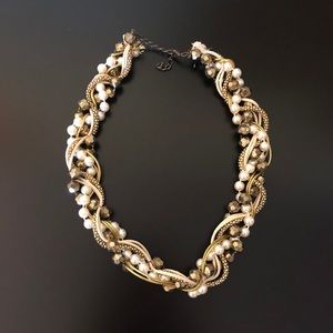 Gold and pearl necklace